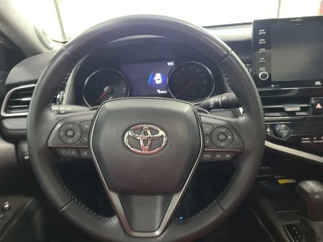 Certified Used 2022 Wind Chill Pearl/Midnight Black Metallic Toyota XSE V6 image 25