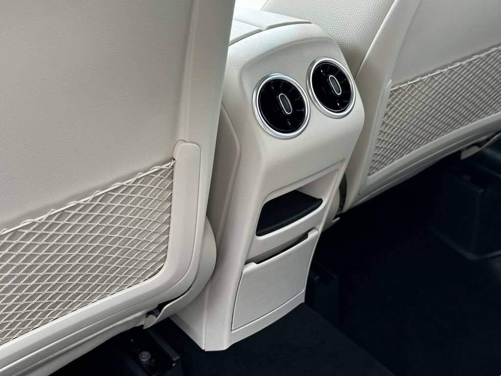 New 2026 Polar White Mercedes-Benz GLA 250 image 26
