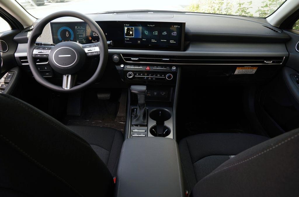 New 2026 Carbon Blue Hyundai SE image 7