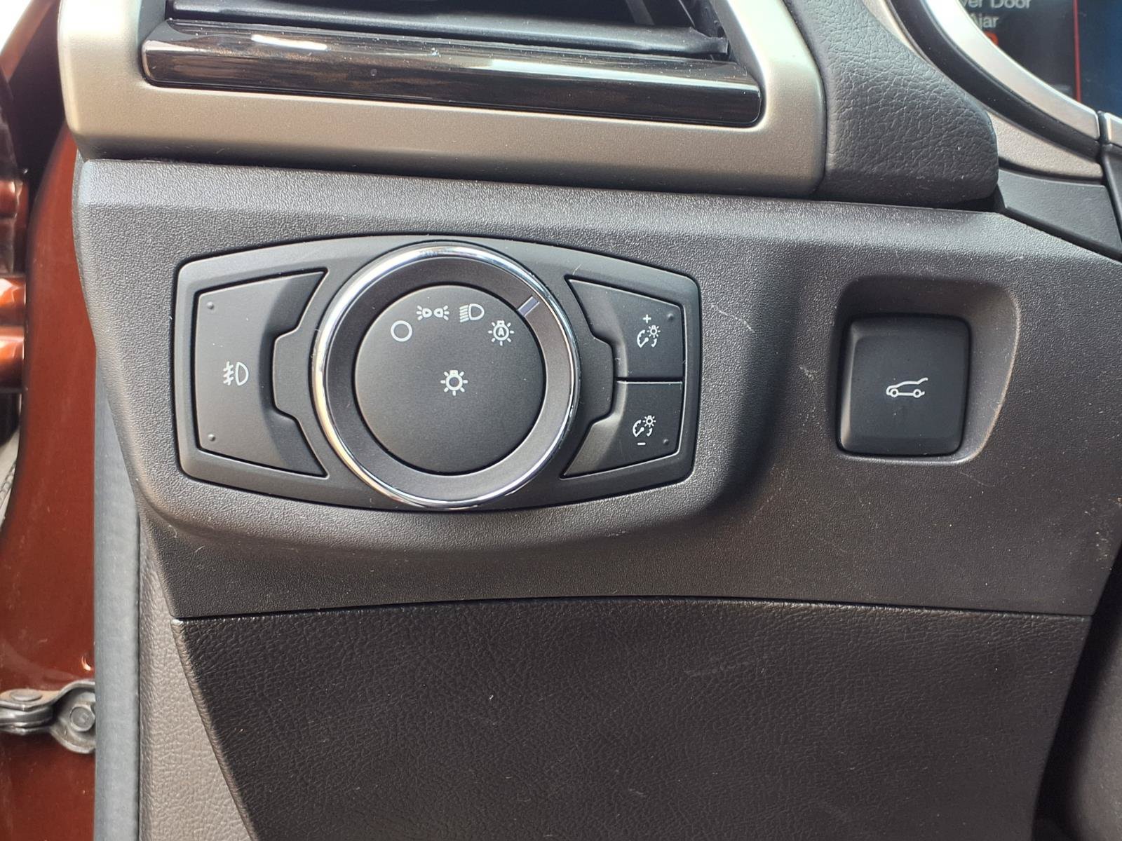 Used 2015 Bronze Fire Metallic Tinted Clearcoat Ford SE image 20