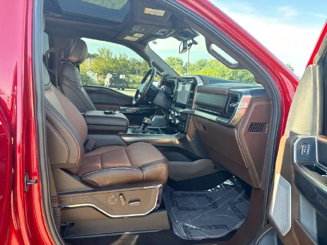 Used 2025  Ford King Ranch image 35