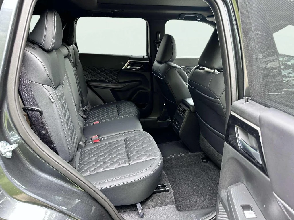 New 2026 Moonrock Gray Nissan Platinum image 20