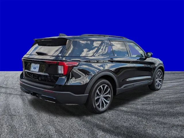 New 2026 Agate Black Metallic Ford ST-Line image 4