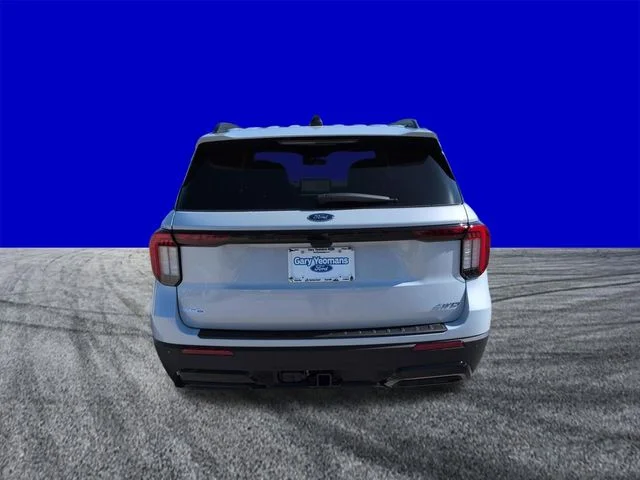 New 2026 Space White Metallic Ford ST-Line image 5