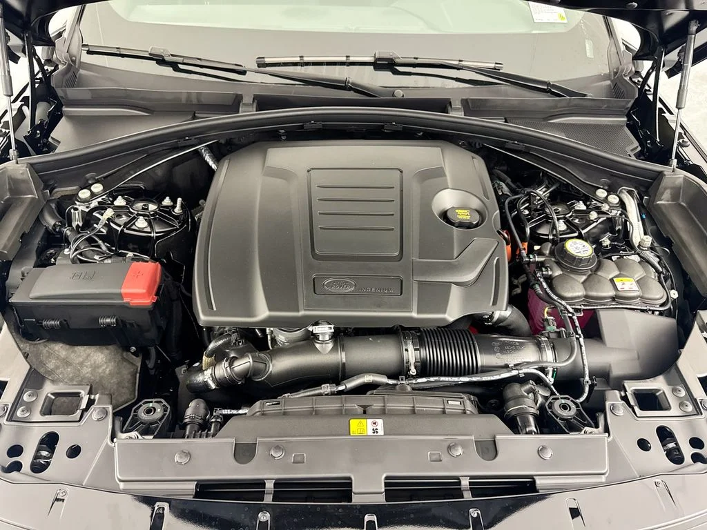 New 2026 Santorini Black Land Rover S image 31