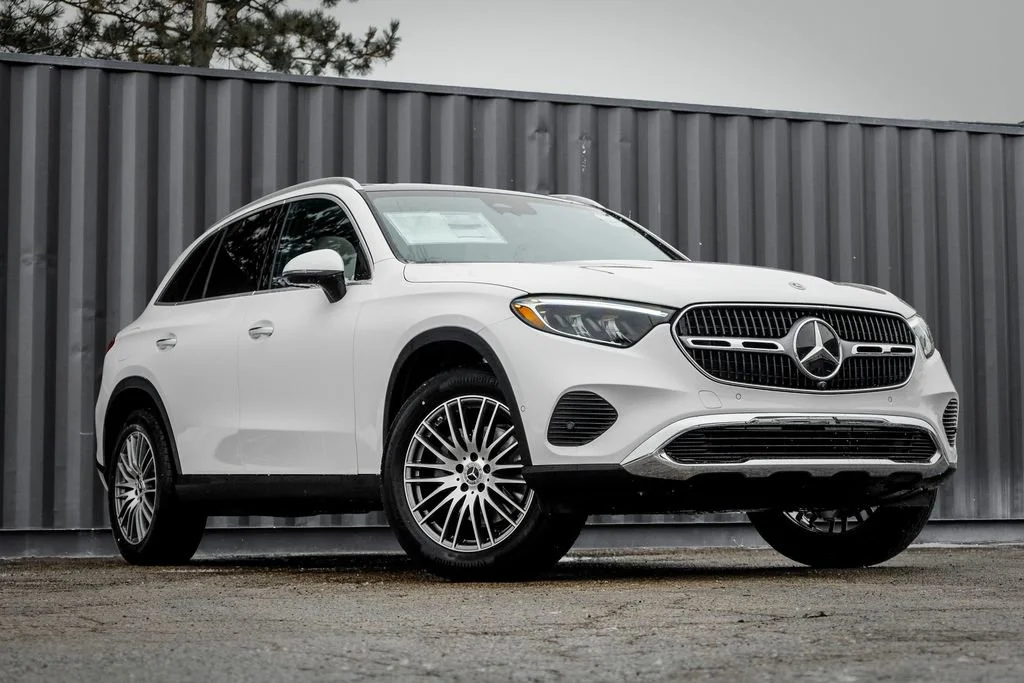 New 2026 Polar White Mercedes-Benz GLC 300 image 34