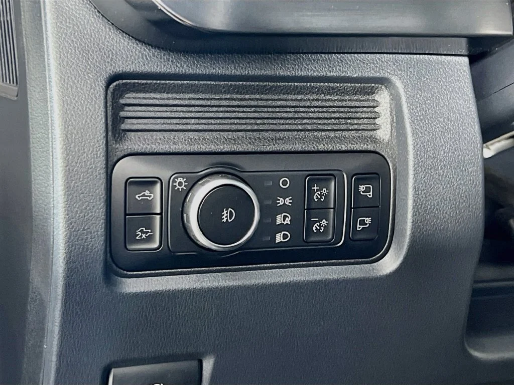 New 2027 Agate Black Metallic Ford Lariat image 18