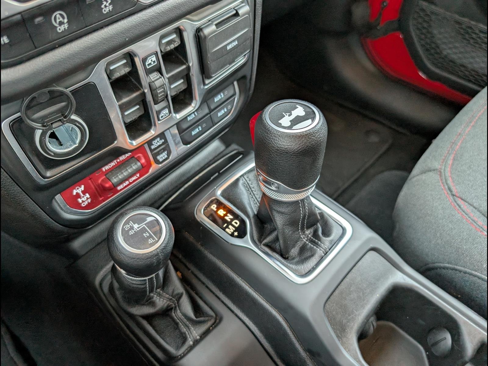 2025 Jeep Wrangler 4-Door Rubicon - Photo 16