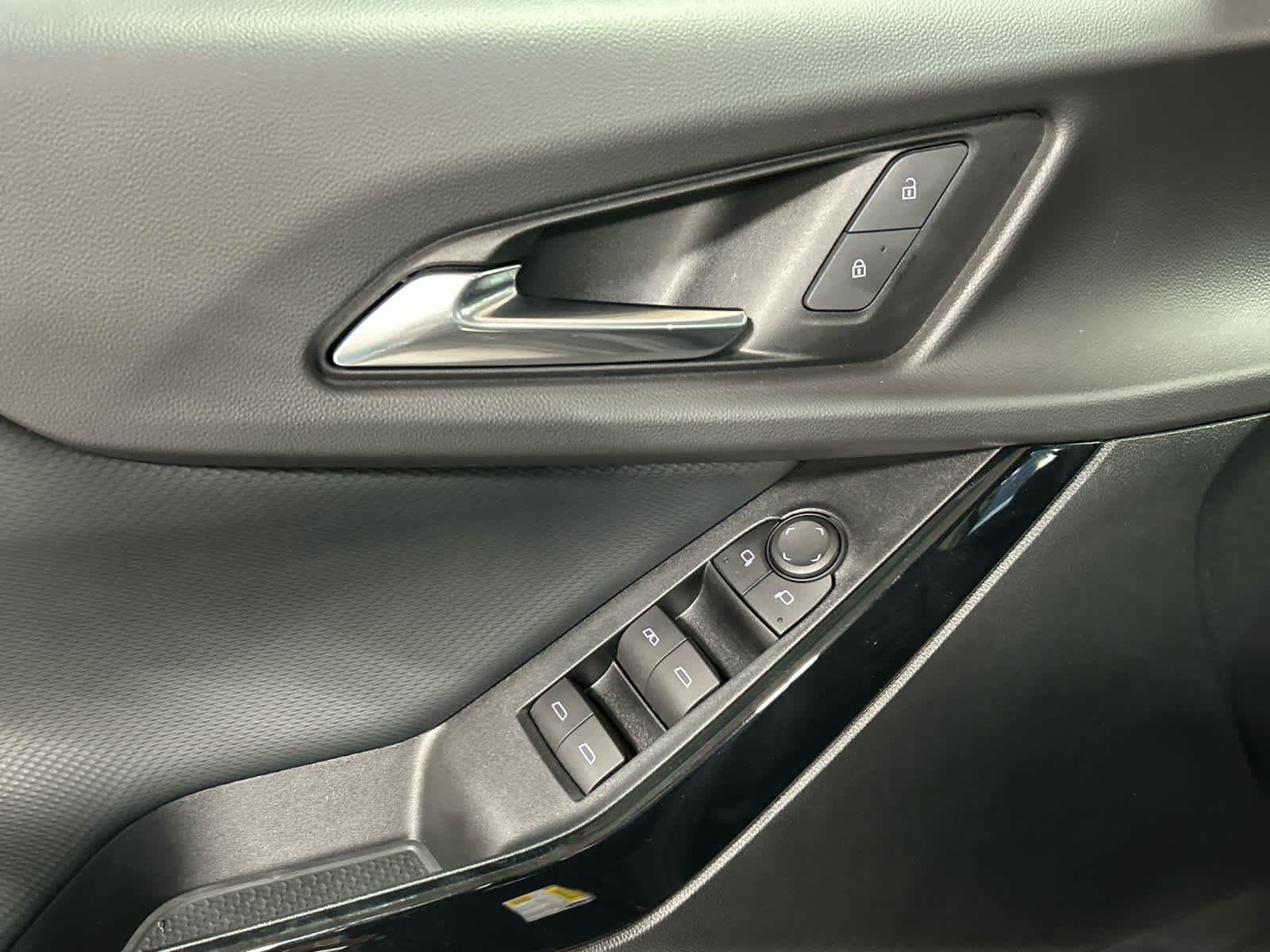 2025 Chevrolet Equinox LT - Photo 27
