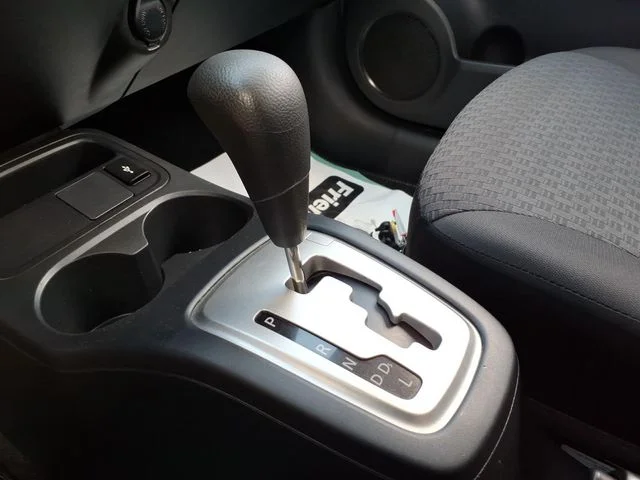 Used 2020 White Mitsubishi ES image 27