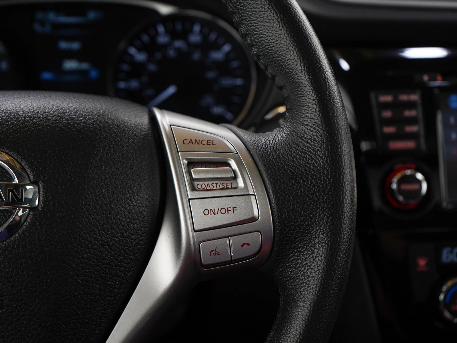 Used 2016 Pearl White Nissan SL image 24