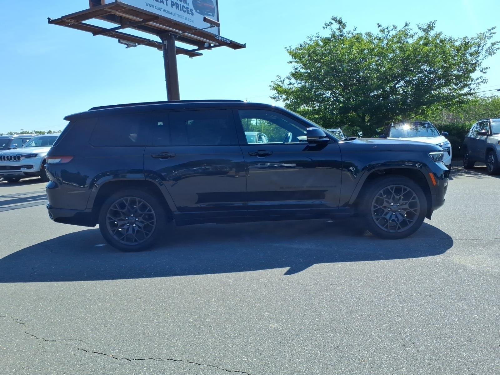 Used 2024 Diamond Black Crystal Pearlcoat Jeep Summit Reserve image 12