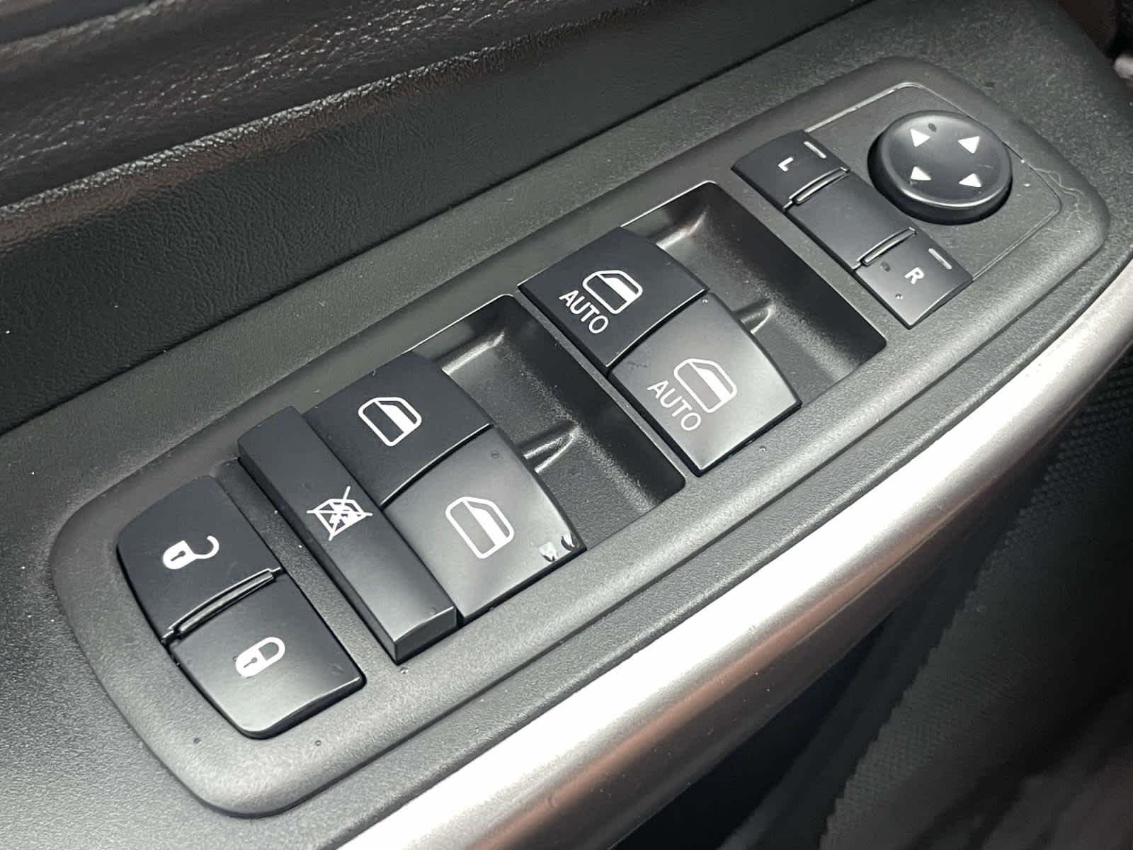 Used 2019 Bright White Clearcoat Jeep Latitude Plus image 28