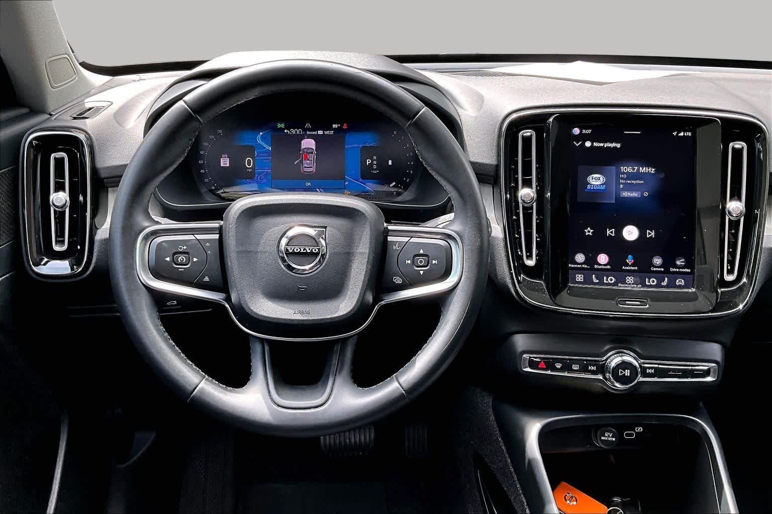 Used 2023  Volvo Plus Bright Theme image 6