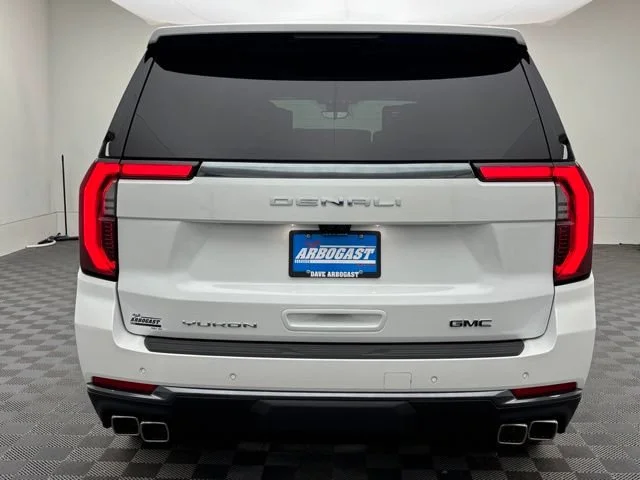 2026 GMC Yukon XL Denali Ultimate - Photo 12