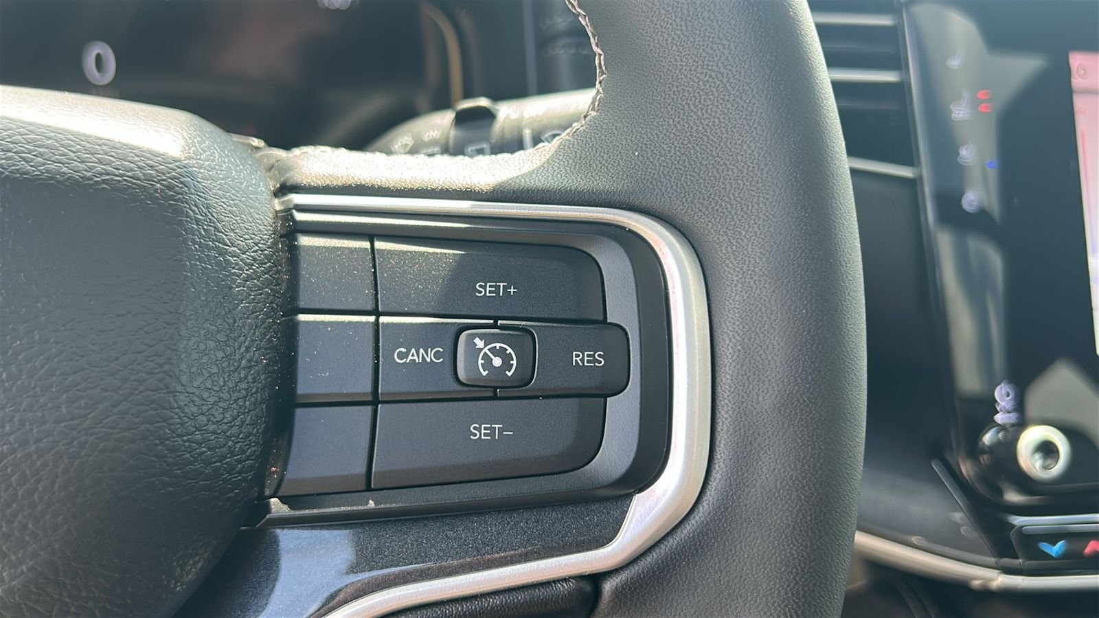 Used 2024 Gray Jeep Base image 25