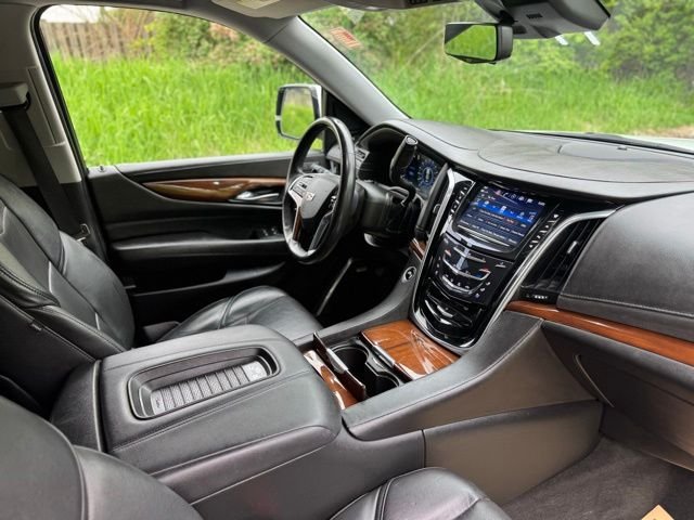 Used 2020 Crystal White Cadillac Luxury image 21