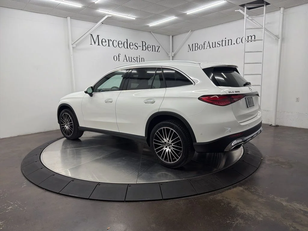Used 2026 White Mercedes-Benz GLC 300 image 5