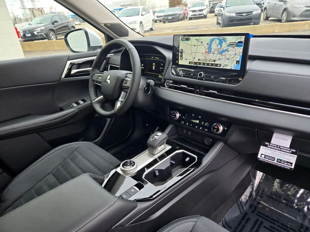 New 2026 White Mitsubishi SE image 5