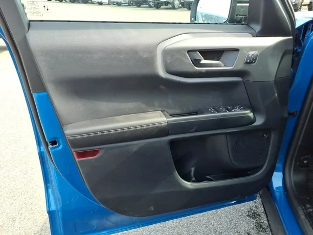 New 2026 Velocity Blue Metallic Ford Outer Banks image 33