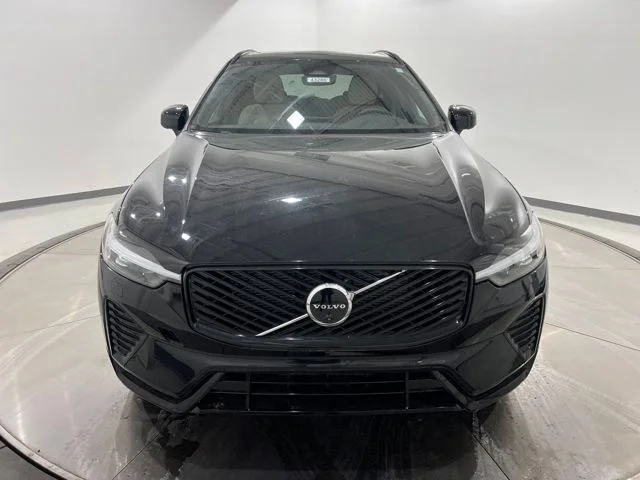2026 Volvo XC60 Plus - Photo 8