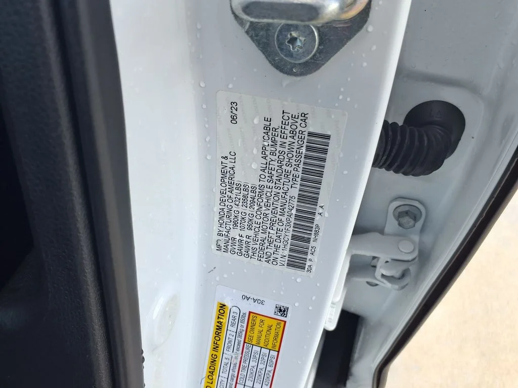 Used 2023 White Honda EX image 32
