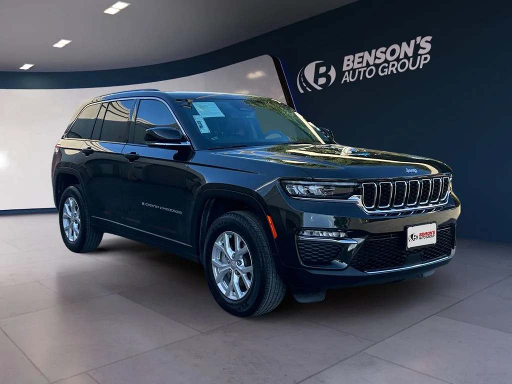 Used 2023 Brown Jeep Limited image 7