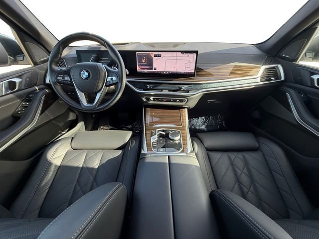 Used 2026 White BMW sDrive40i image 12