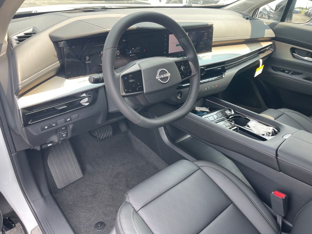 New 2026 Everest White Pearl Tricoat Nissan Platinum image 6