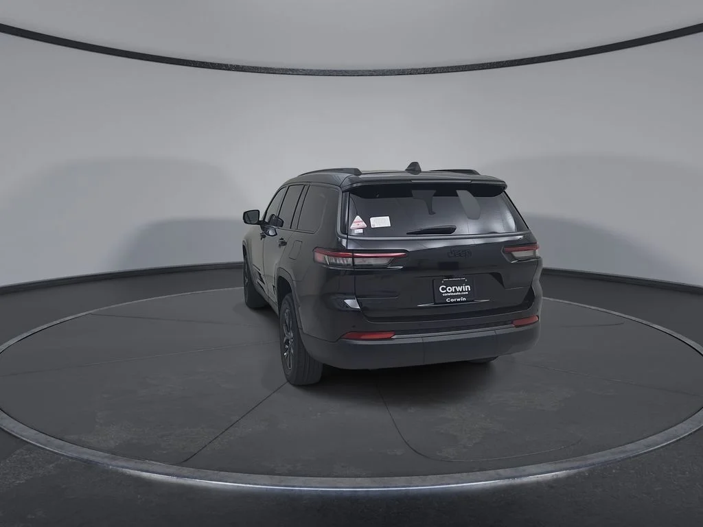 New 2026 Diamond Black Crystal Pearlcoat Jeep Altitude image 12