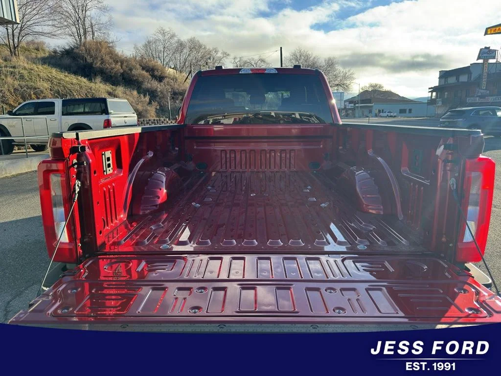 2026 Ford F-350 Super Duty XLT - Photo 6