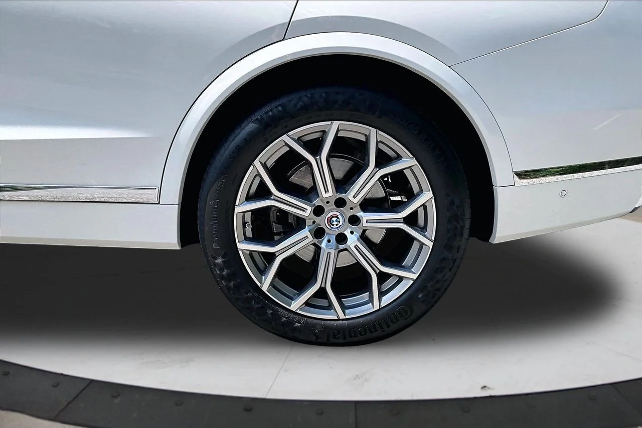 Certified Used 2023 White BMW xDrive40i image 35
