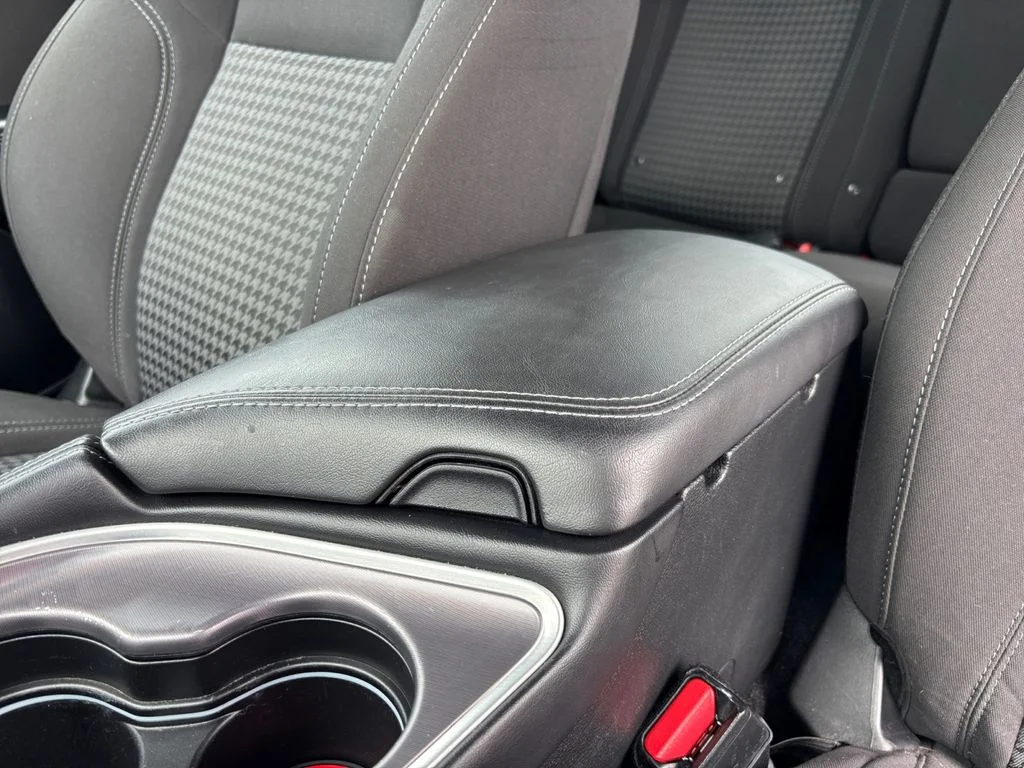 Used 2020 Red Dodge SXT image 32