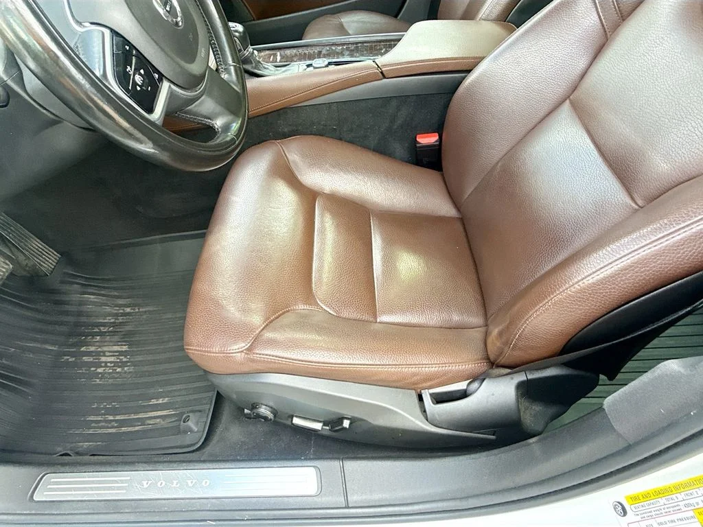 Used 2019  Volvo T5 Momentum image 21