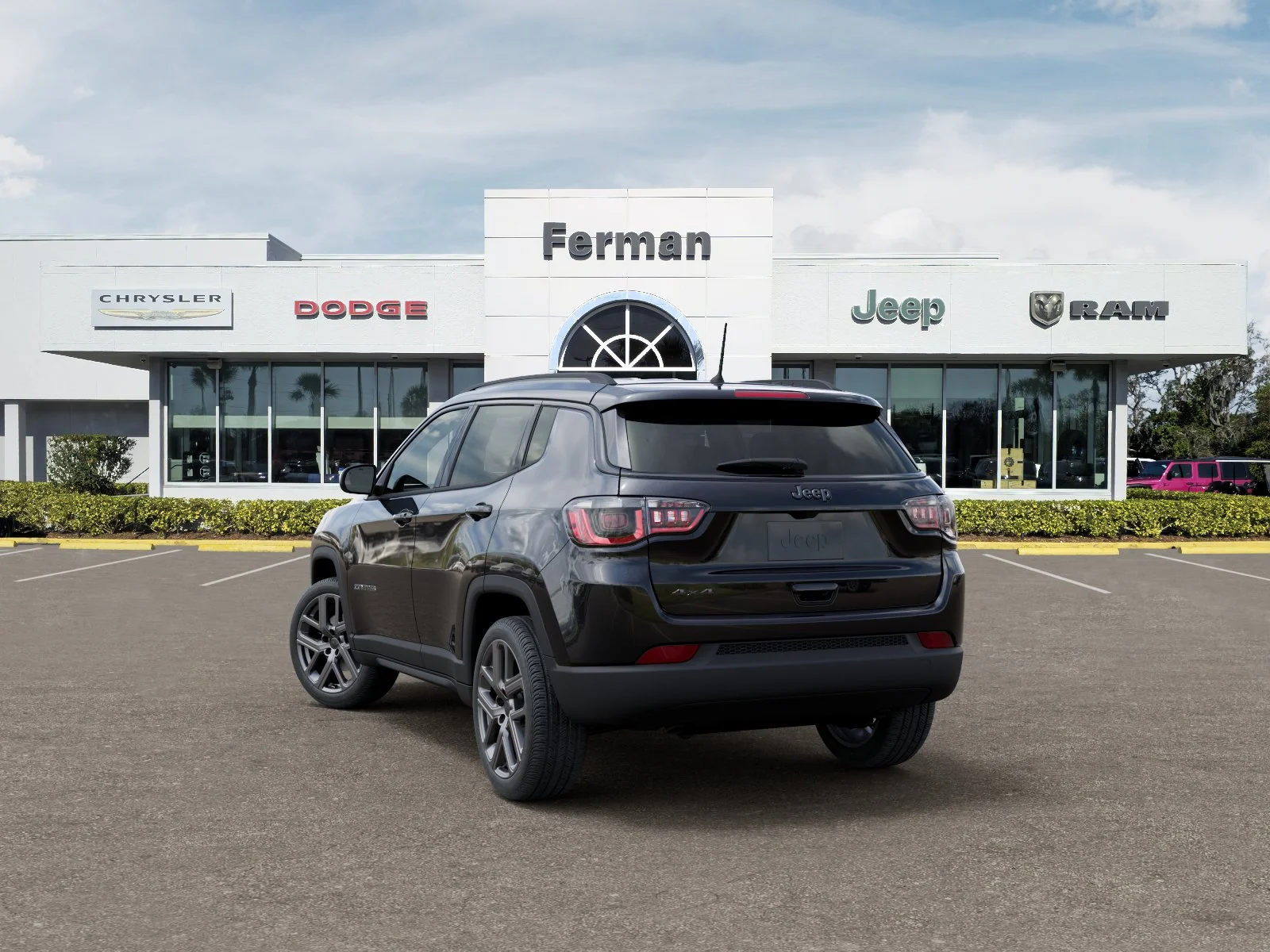 New 2026 Diamond Black Crystal Pearl-Coat Exterior Paint Jeep Latitude image 32