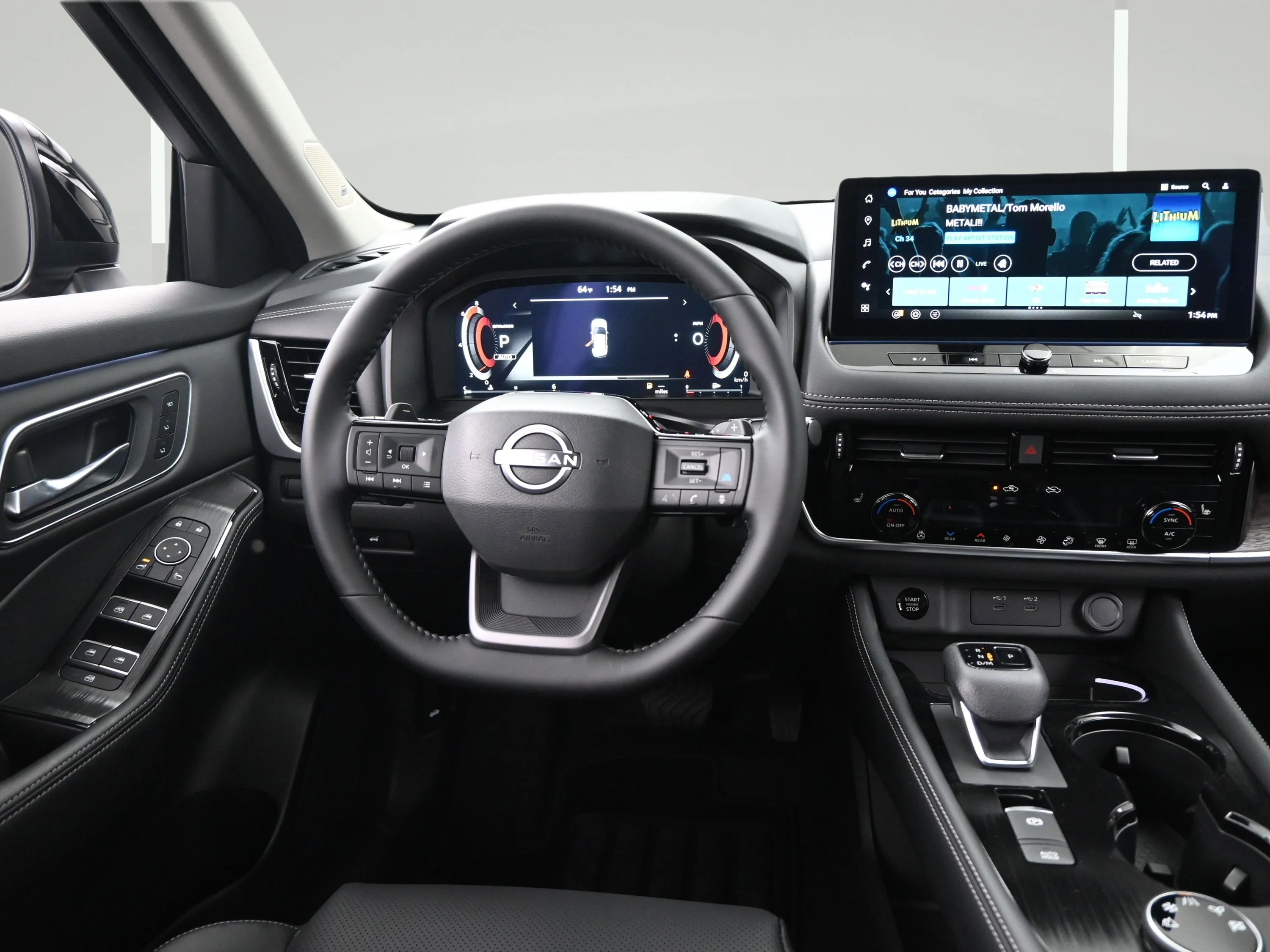 New 2026 Champagne Silver Metallic/Super Black Nissan Platinum image 12