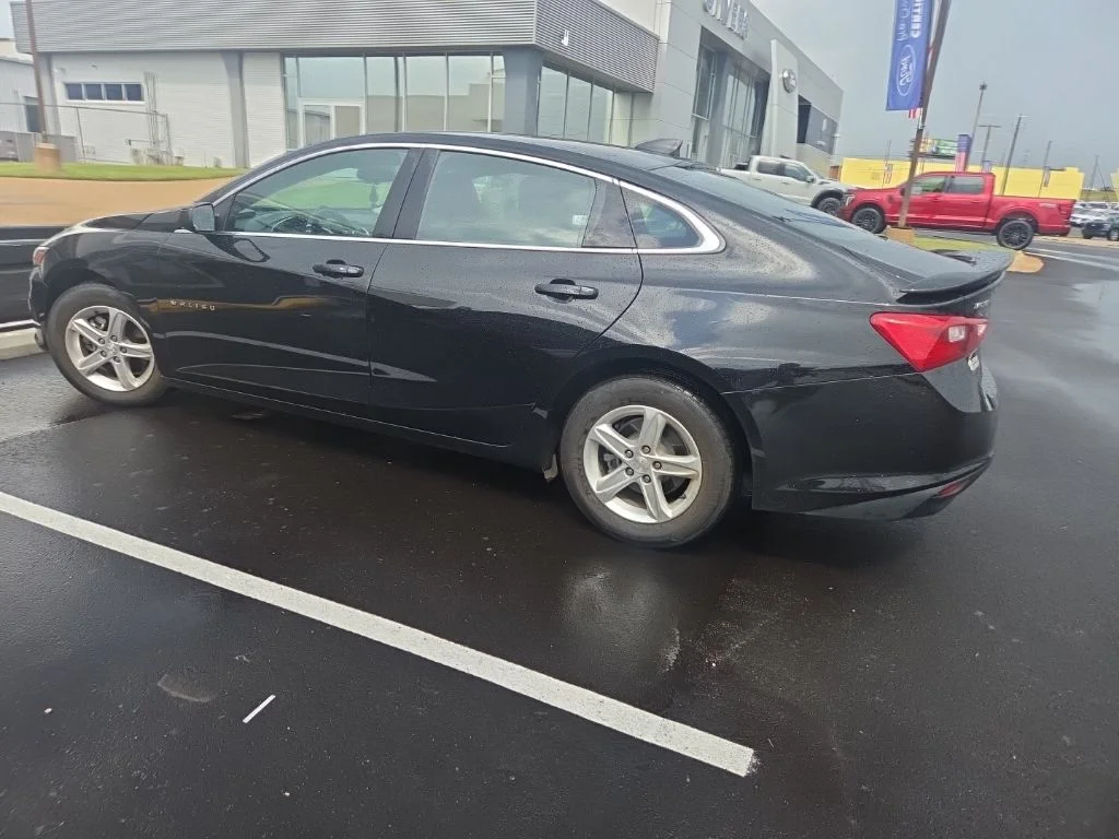 Used 2022 Black Chevrolet LS image 3