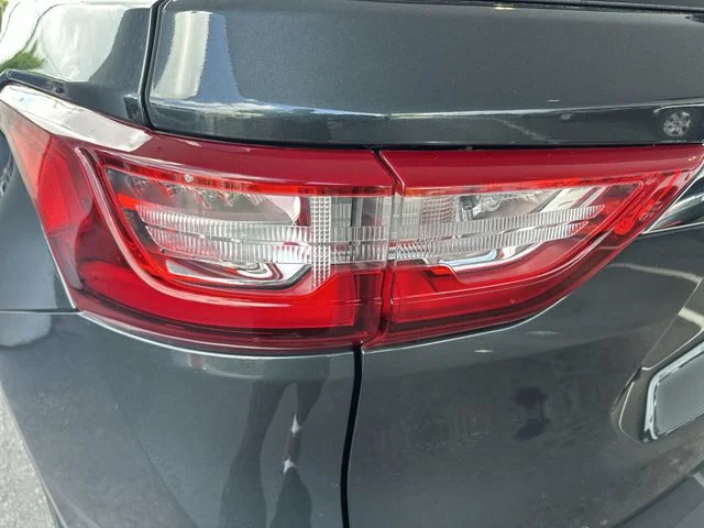 Used 2020 Gray Chevrolet 3LT image 28