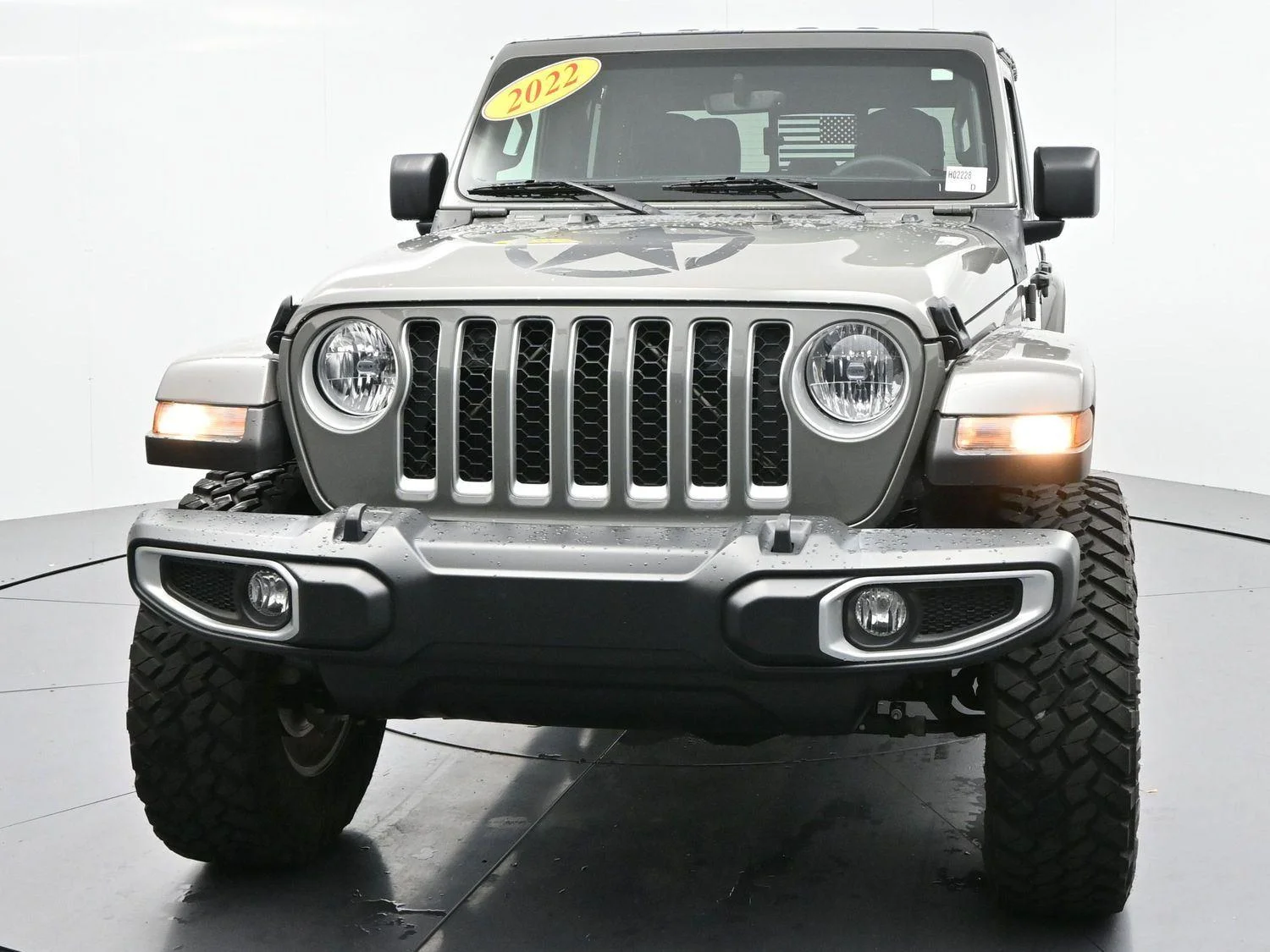 Used 2022 Sting-Gray Clearcoat Jeep Overland image 2