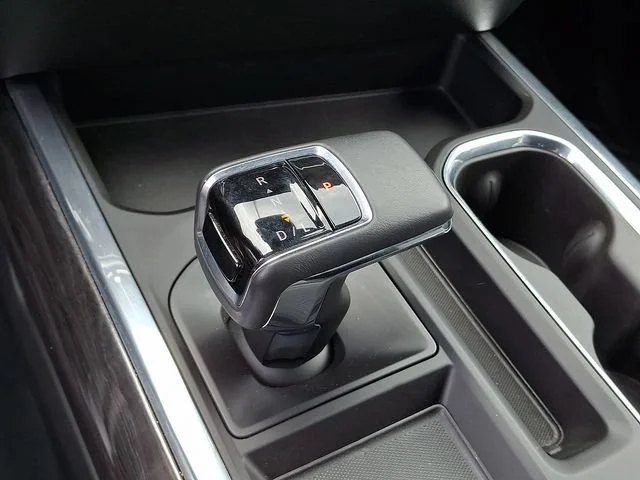 Used 2022 SUMMIT WHITE Chevrolet LTZ image 15