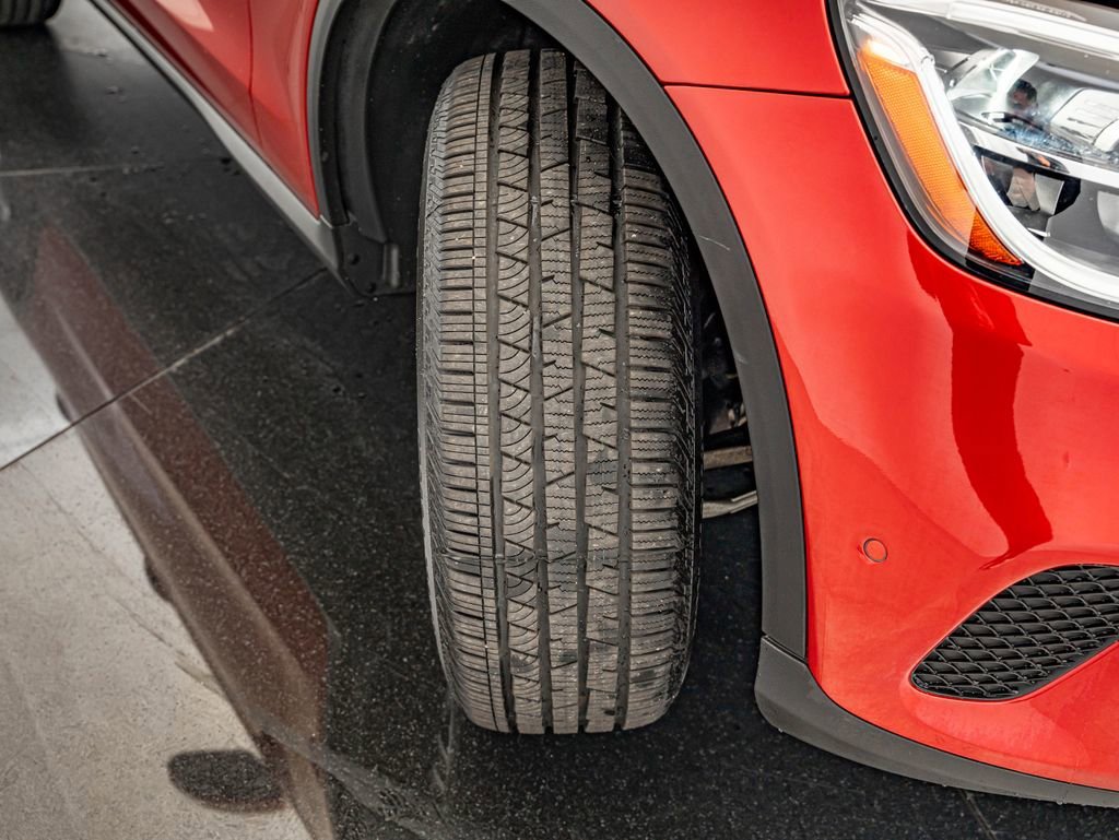 Used 2022 Manufaktur Cardinal Red Metallic Mercedes-Benz GLC 300 image 42