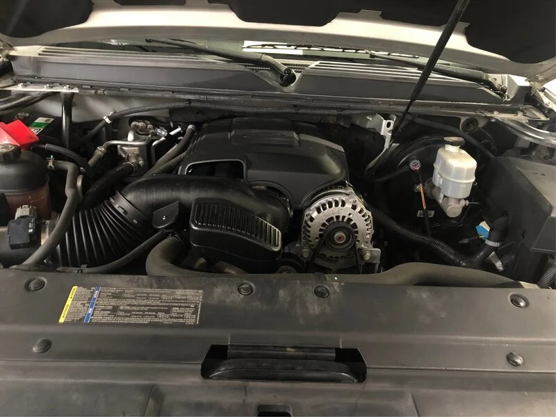 Used 2010 Pure Silver Metallic GMC SLT image 11