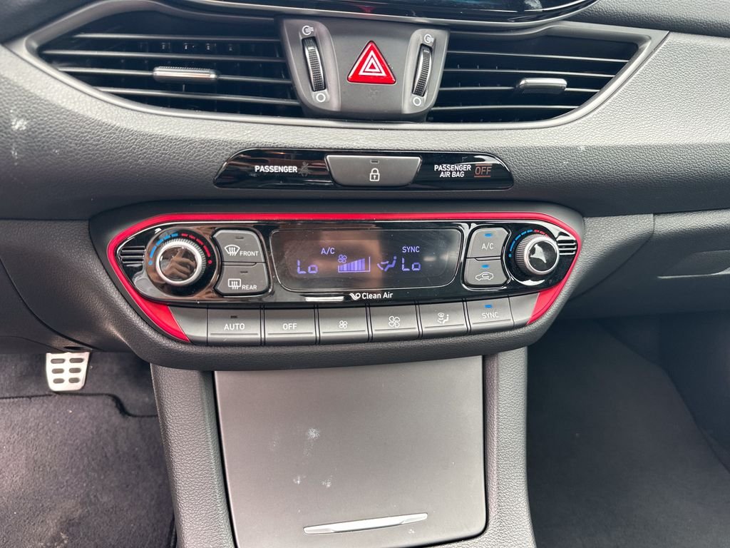 Used 2018 Red Hyundai Sport image 23