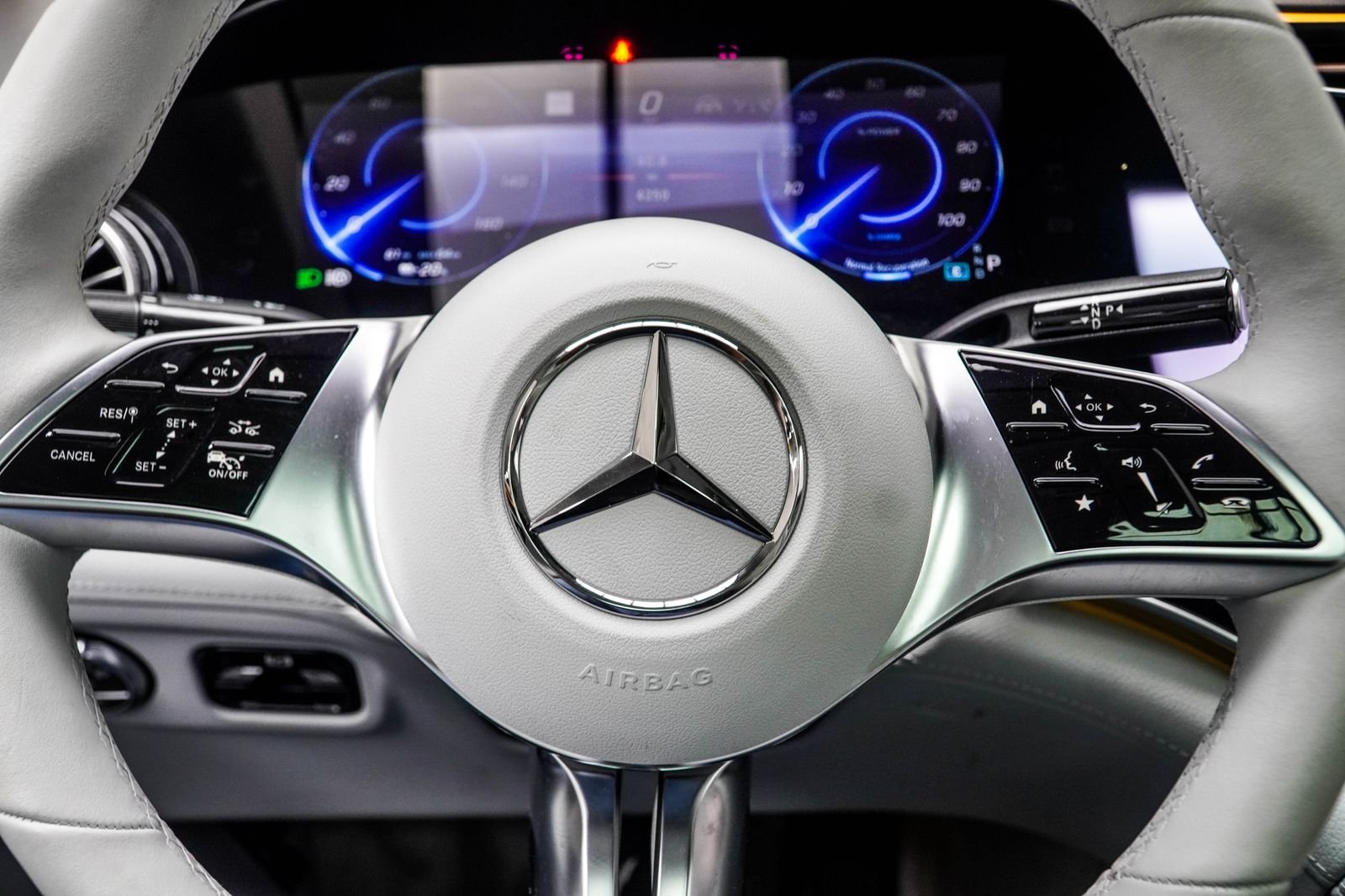 Used 2025 Gray Mercedes-Benz 500 Sedan image 28