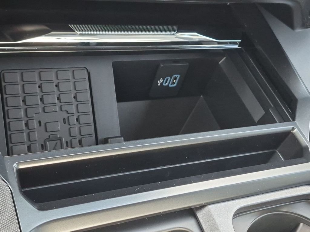 New 2026 Agate Black Metallic Ford F-250® Lariat® image 57