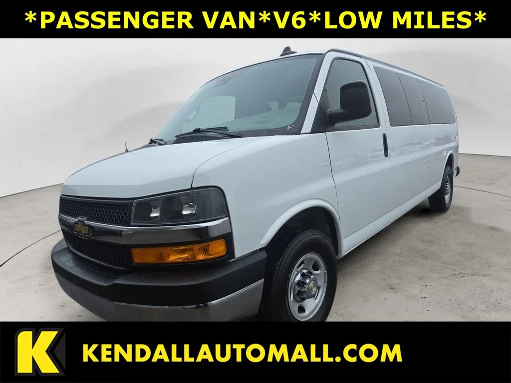 2024 Chevrolet Express 3500 LT Extended's photo