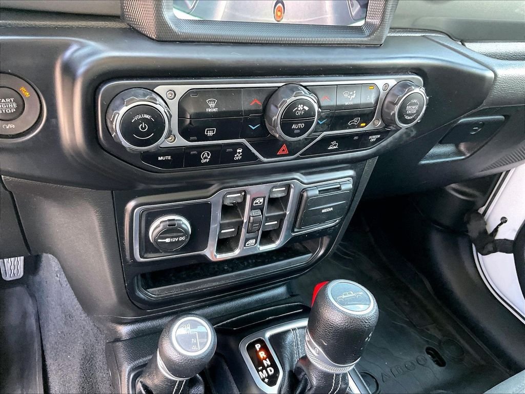 Used 2022 White Jeep Overland image 25