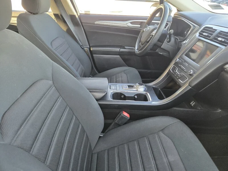 Used 2020 Magnetic FORD SE FWD image 3