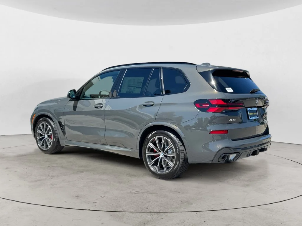 Used 2026 Gray BMW xDrive50e image 7