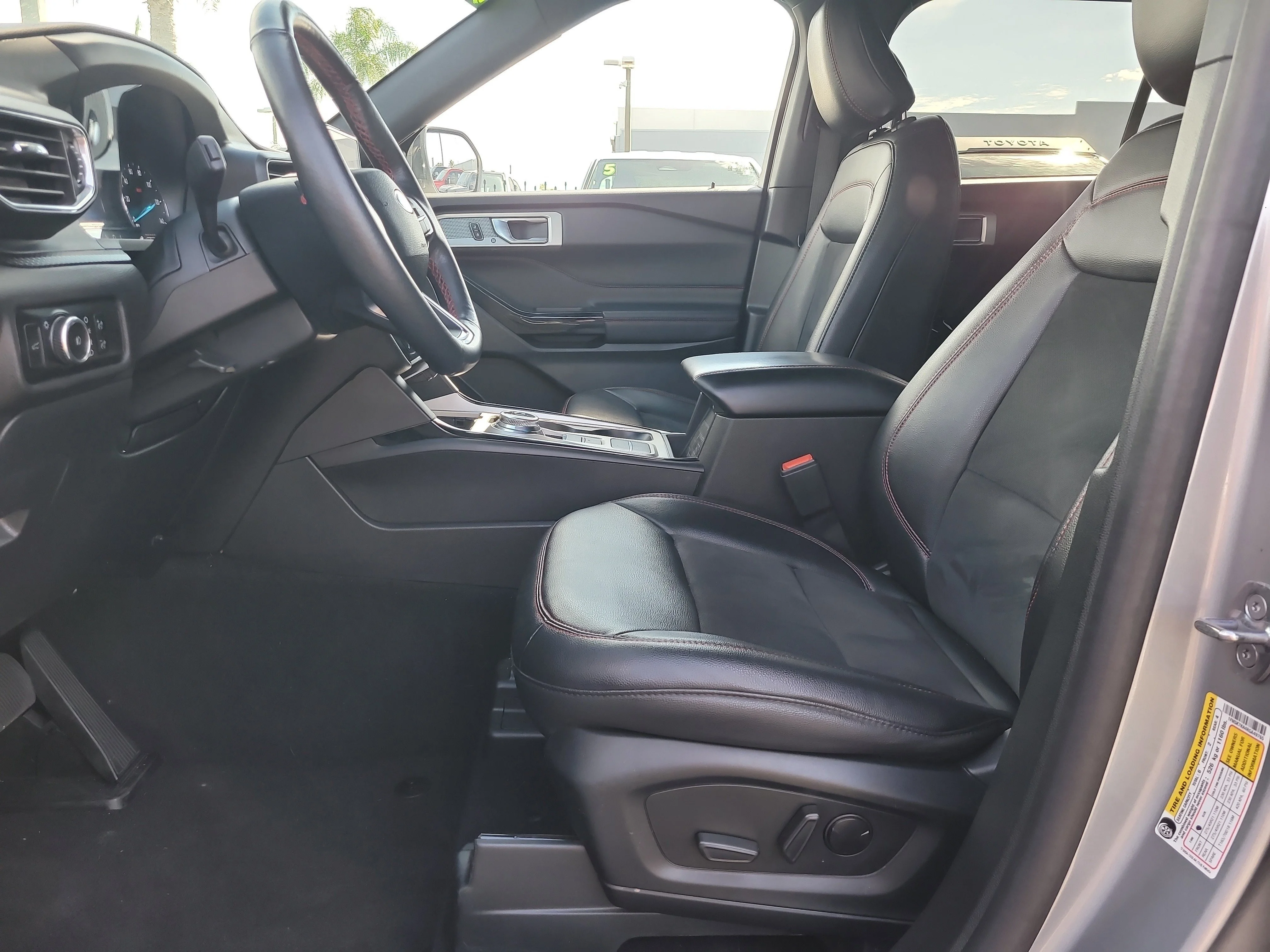 Used 2024 Iconic Silver Metallic Ford ST-Line image 18